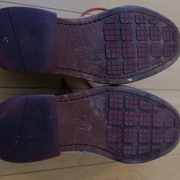 Cole Haan Size 9 Wingtip Shoe - Picture 2 of 5